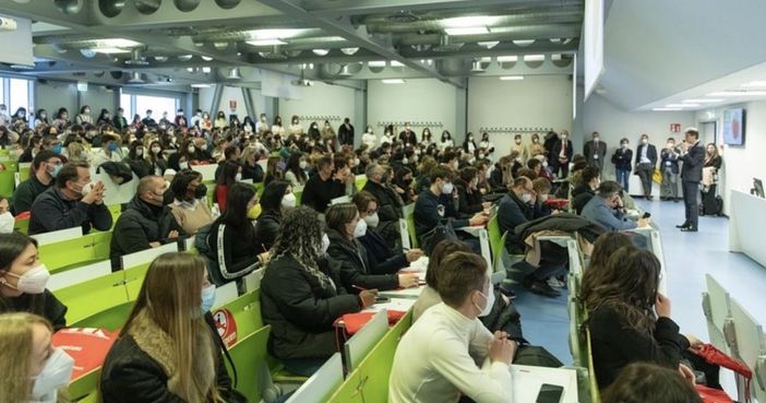 Università del Piemonte Orientale: crescita record per le facoltà Scientifiche, per Informatica, Lingue e Medicina Università del Piemonte Orientale: crescita record per le facoltà Scientifiche, per Informatica, Lingue e Medicina