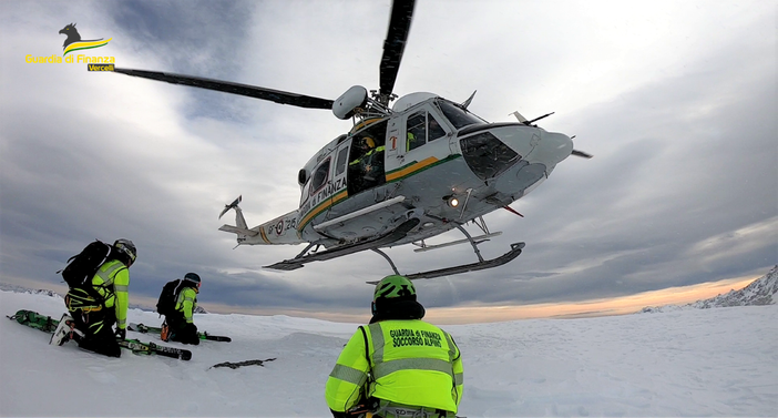 Tecnologia avanzata e tre cani dal fiuto infallibile: da giugno soccorsi 29 escursionisti in difficoltà