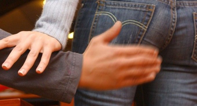 Palpeggiò la commensale: dovrà pagare 5 mila euro