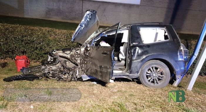 Tremendo schianto sulla Trossi: auto distrutte, tratto chiuso al traffico Tremendo schianto sulla Trossi: auto distrutte, tratto chiuso al traffico