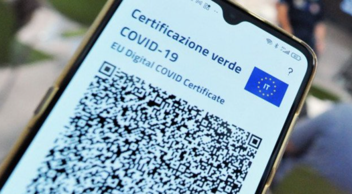 Arriva il super green pass. Vaccinazioni, controlli, divieti: ecco cosa cambia Arriva il super green pass. Vaccinazioni, controlli, divieti: ecco cosa cambia