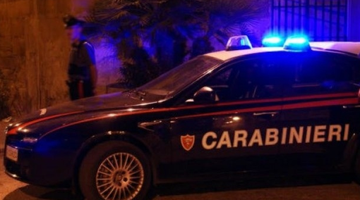La lite al bar finisce con un danneggiamento: indagini in corso