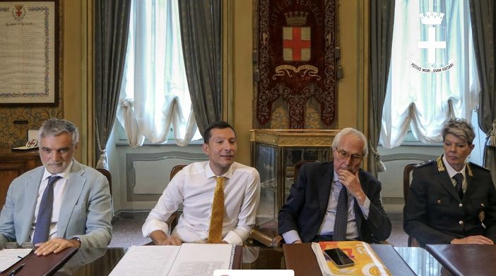 Bus urbani: 4 passeggeri su 10 viaggiano senza biglietto Bus urbani: 4 passeggeri su 10 viaggiano senza biglietto