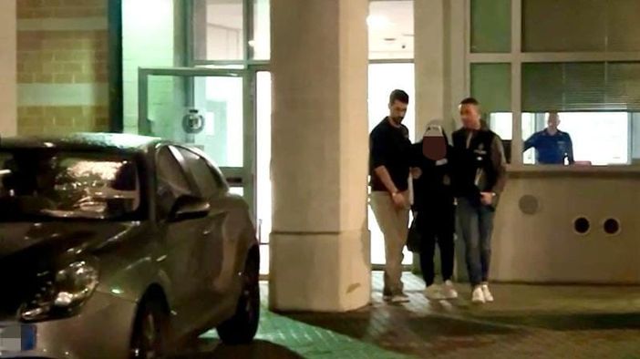 Svolta nel caso di Siu, la 30enne di Biella in prognosi riservata a Novara: marito fermato nella notte VIDEO Svolta nel caso di Siu, la 30enne di Biella in prognosi riservata a Novara: marito fermato nella notte VIDEO