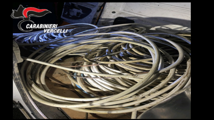 Sorpresi di notte con il Doblò carico di rame rubato: due arresti Sorpresi di notte con il Doblò carico di rame rubato: due arresti