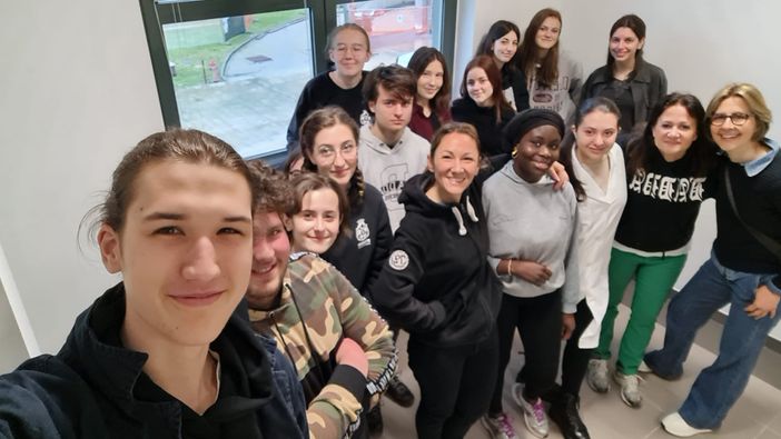 Igea inaugura la Saletta di Oncologia con il murales degli studenti dell'Artistico Igea inaugura la Saletta di Oncologia con il murales degli studenti dell'Artistico