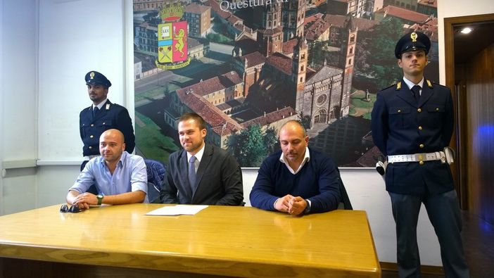 Estorsioni a due anziani vercellesi, misure cautelari per cinque indagati