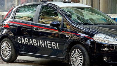 In auto con un coltello: denunciato