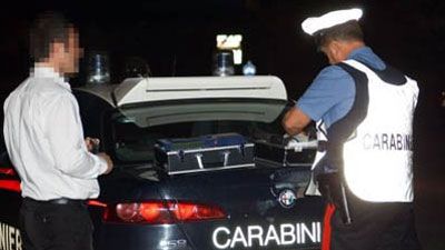 Rifiuta il droga test: denuncia e patente ritirata Rifiuta il droga test: denuncia e patente ritirata