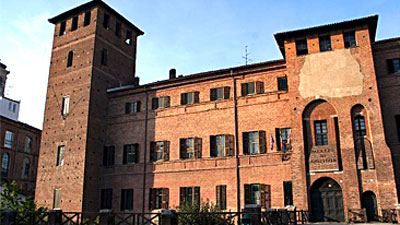 Furto in casa e spese con le carte di credito rubate: vercellese condannato a 3 anni e mezzo Furto in casa e spese con le carte di credito rubate: vercellese condannato a 3 anni e mezzo