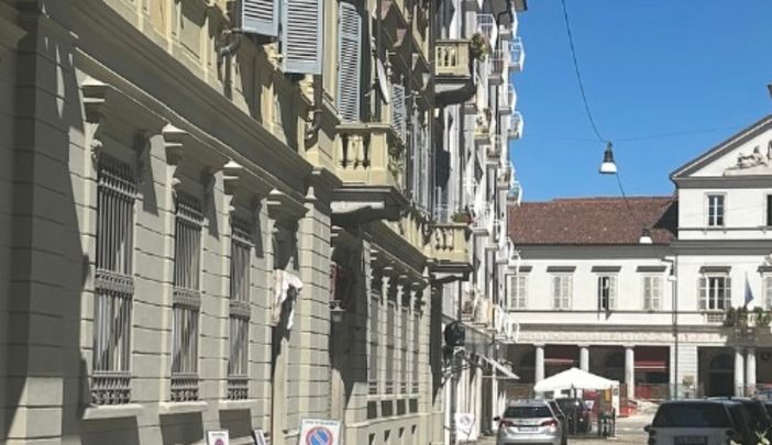 Via Palazzo di città chiusa al traffico, si installano le luci degli attraversamenti pedonali Via Palazzo di città chiusa al traffico, si installano le luci degli attraversamenti pedonali