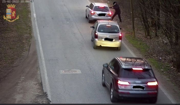 Dal varesotto ai boschi del vercellese la rete di spaccio della "banda di Kamal" Dal varesotto ai boschi del vercellese la rete di spaccio della "banda di Kamal"