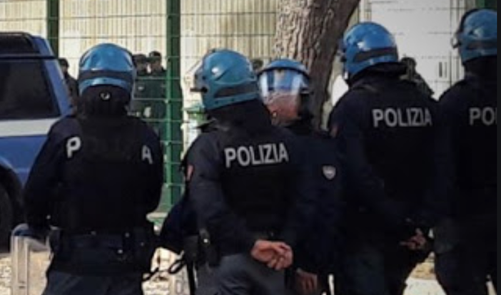 Dodici Daspo per gli scontri tra tifosi Dodici Daspo per gli scontri tra tifosi