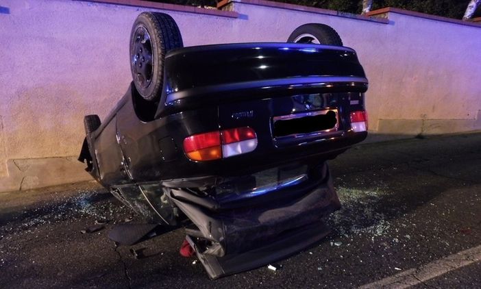 Cossato, 15enne morto nell'auto ribaltata: in arresto il guidatore positivo ad alcol e droga