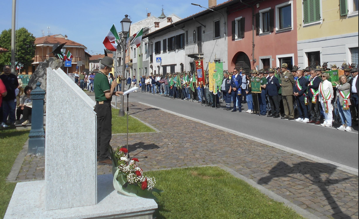 Inaurato il monumento dedicato a Don Secondo Pollo Inaurato il monumento dedicato a Don Secondo Pollo