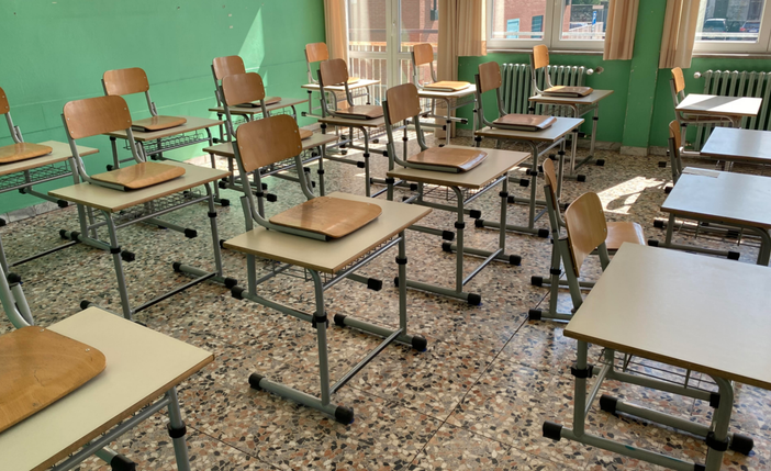 Gattinara: scuola rimessa a nuovo e presto anche un'aula... in cortile