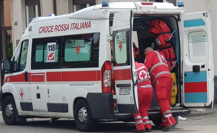 Schianto tra auto, due codici rossi Schianto tra auto, due codici rossi