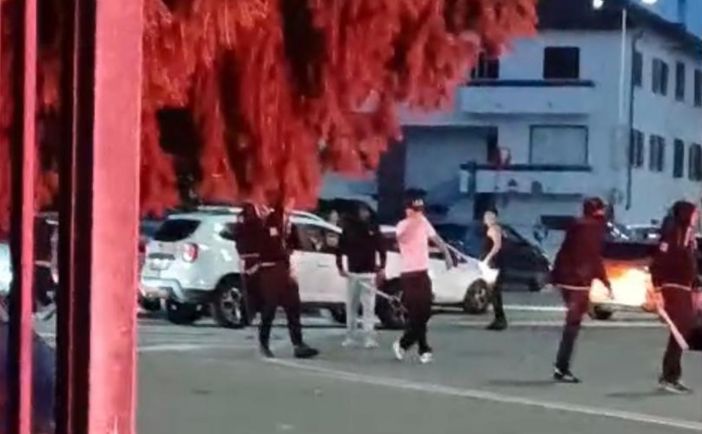 A volto coperto cercano lo scontro con i novaresi: 4 arresti e 4 Daspo per i disordini A volto coperto cercano lo scontro con i novaresi: 4 arresti e 4 Daspo per i disordini