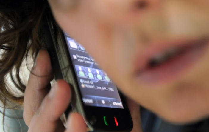 Tentano la truffa del falso nipote, ma l'anziano non ci casca Tentano la truffa del falso nipote, ma l'anziano non ci casca