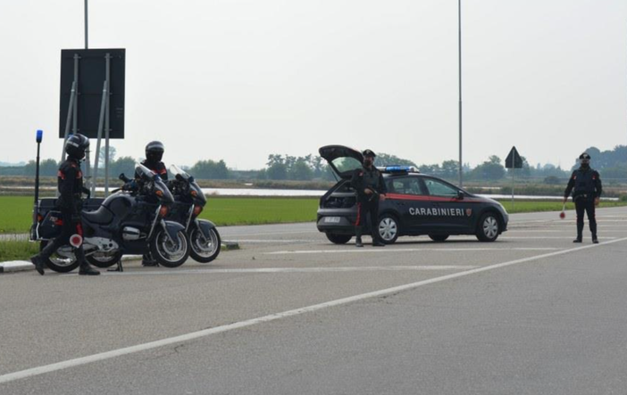 In moto senza patente (e anche ubriaco) In moto senza patente (e anche ubriaco)