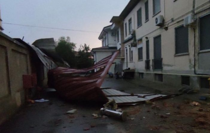 BorgoVercelli, dopo l'ennesimo temporale evacuata la casa di riposo BorgoVercelli, dopo l'ennesimo temporale evacuata la casa di riposo