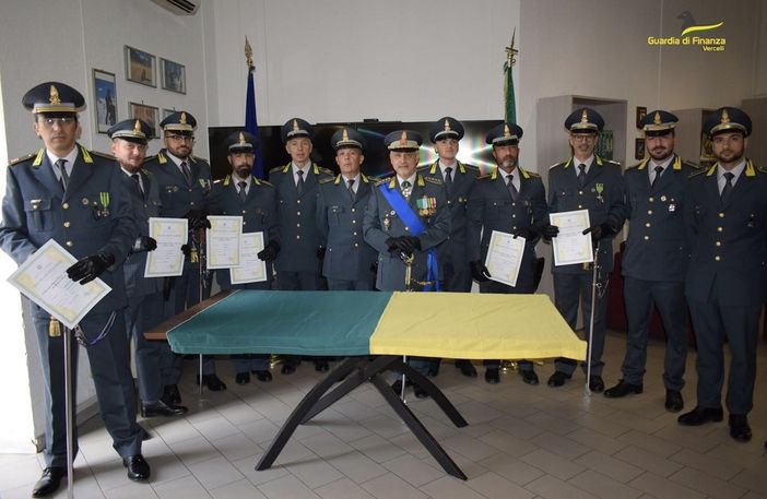 Guardia di Finanza, giuramenti e promozioni per meriti di servizio Guardia di Finanza, giuramenti e promozioni per meriti di servizio