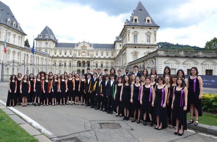 Infiorata e concerto: le manifestazioni natalizie partono da Sant'Andrea Infiorata e concerto: le manifestazioni natalizie partono da Sant'Andrea