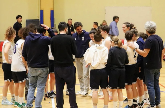 Pallacanestro Femminile Vercelli: sconfitta ma a testa alta Pallacanestro Femminile Vercelli: sconfitta ma a testa alta