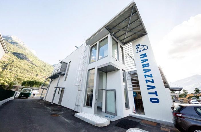 Sindaco di Aosta Gianni Nuti, Sindaco di Pollein Angelo Filippini, Mara, Luca, Leonardo (figlio di Alberto) Marazzato, Alberto Marazzato, l'assessore allo sviluppo economico di Aosta, Davide Marazzato, Fausto Gabelli (collaboratore storico di Aosta), Andrea Sinigaglia responsabile della sede di Aosta