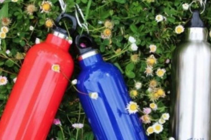 Borracce plastic free per gli alunni delle elementari