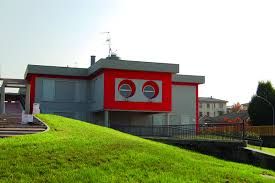 Donna di 52 anni trovata morta in casa