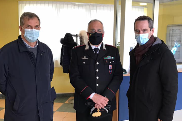 Da sin: Gualtiero Canova (direttore sanitario) e il tenente colonnello Andrea Ronchey (comandante provinciale dell'Arma) e il manager Angelo Penna Da sin: Gualtiero Canova (direttore sanitario) e il tenente colonnello Andrea Ronchey (comandante provinciale dell'Arma) e il manager Angelo Penna