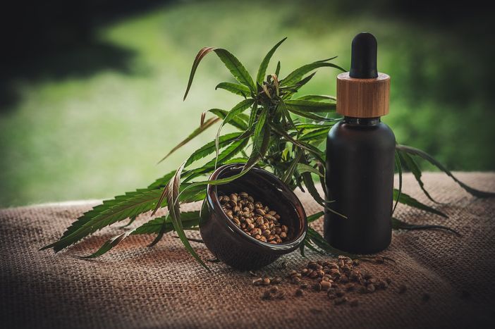 Effetti dei cristalli, olio e liquido CBD in ambito terapeutico e sessuale