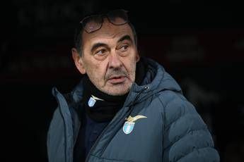 Ferguson trattiene Dele Bashiru lanciato in porta, Sarri chiede rosso: proteste in Bologna-Lazio Ferguson trattiene Dele Bashiru lanciato in porta, Sarri chiede rosso: proteste in Bologna-Lazio