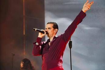 Sanremo, outfit co-conduttori? Per Sisal Lauro rompe schemi, Yaman, Lillo e Conti col papillon Sanremo, outfit co-conduttori? Per Sisal Lauro rompe schemi, Yaman, Lillo e Conti col papillon