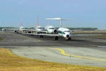 Aerei, sindacati confermano scioperi: "Proclamati da tempo"