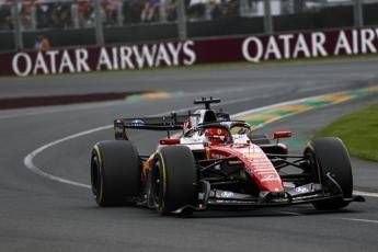Ferrari, delusione dopo qualifiche Gp Australia: "Mercedes di un altro pianeta" Ferrari, delusione dopo qualifiche Gp Australia: "Mercedes di un altro pianeta"