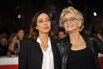 Enrica Bonaccorti, l'omaggio a Verissimo: in studio la figlia Verdiana