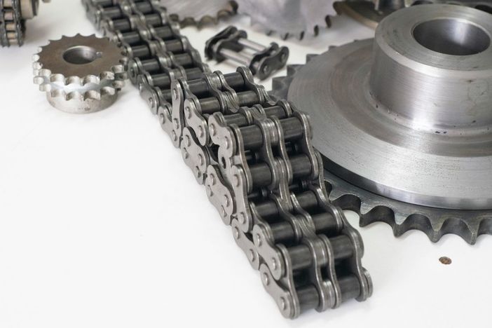 Il ruolo fondamentale delle catene di trasmissione nelle officine meccaniche Il ruolo fondamentale delle catene di trasmissione nelle officine meccaniche