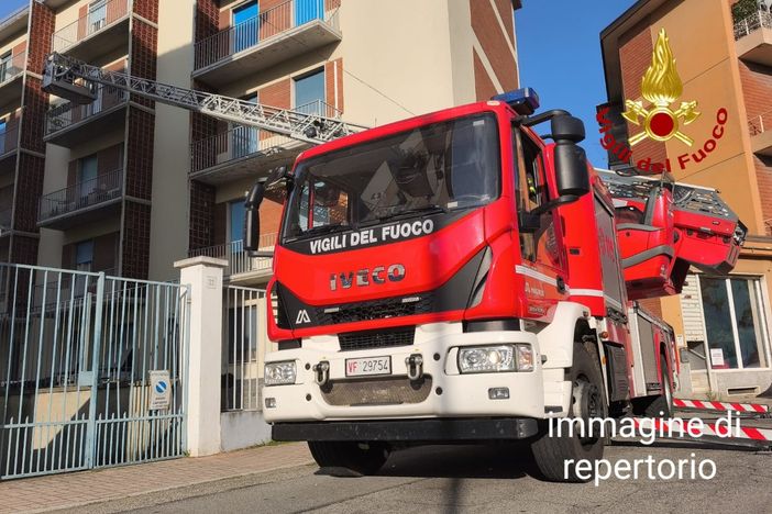 Fuga di gas in via Birago, residenti evacuati e momenti di preoccupazione Fuga di gas in via Birago, residenti evacuati e momenti di preoccupazione