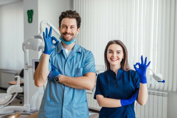 Risparmiare dal dentista senza rinunciare alla qualità: l'Albania come alternativa concreta