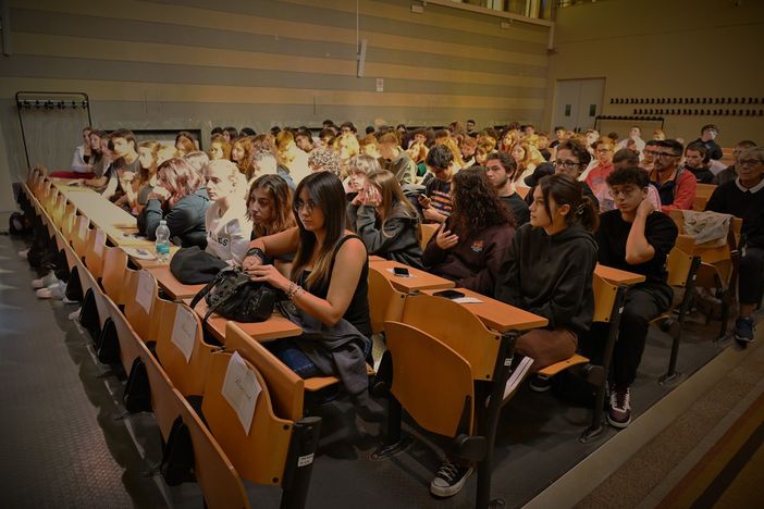 Sicurezza stradale: 200 studenti all'incontro con Vanni Oddera