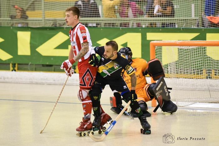 Nella foto di Ilaria Pozzato, una fase di gioco del match del Palapregnolato.