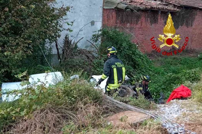 Auto fuori strada, un ferito a Livorno Ferraris Auto fuori strada, un ferito a Livorno Ferraris