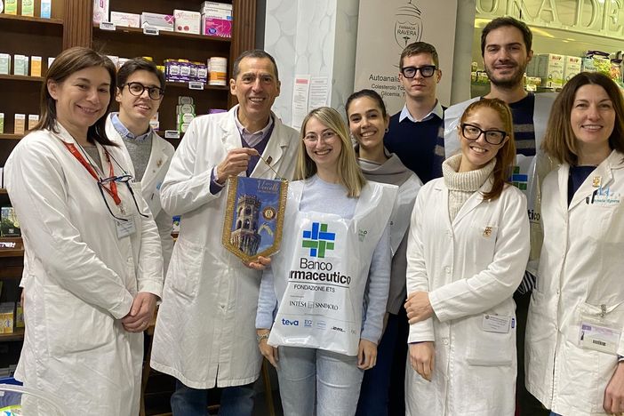 Rotaract alla Giornata di raccolta del Farmaco Rotaract alla Giornata di raccolta del Farmaco