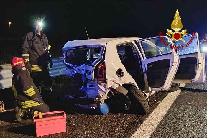 Incidente tra Borgo d'Ale e Cigliano: 5 persone coinvolte. Un ragazzino elitrasportato in ospedale Incidente tra Borgo d'Ale e Cigliano: 5 persone coinvolte. Un ragazzino elitrasportato in ospedale