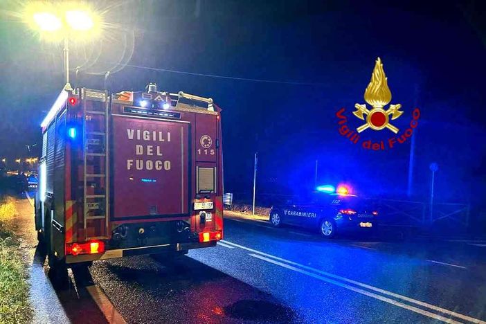 Auto in fiamme in corso Novara Auto in fiamme in corso Novara