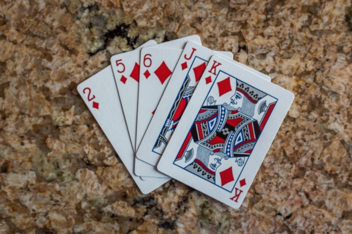 Scala 40: le migliori strategie per vincere Scala 40: le migliori strategie per vincere