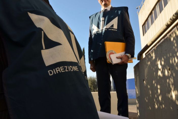 Sequestro milionario al contabile della famiglia ndranghetista: sigilli a case, proprietà e società per 4 milioni di euro Sequestro milionario al contabile della famiglia ndranghetista: sigilli a case, proprietà e società per 4 milioni di euro