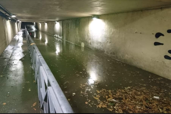 Black out all'Isola e sottopasso chiuso: disagi per la pioggia